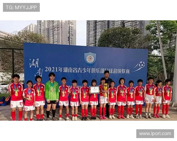 十年坚守终开花，黄楚儒哽咽：永州足球有光